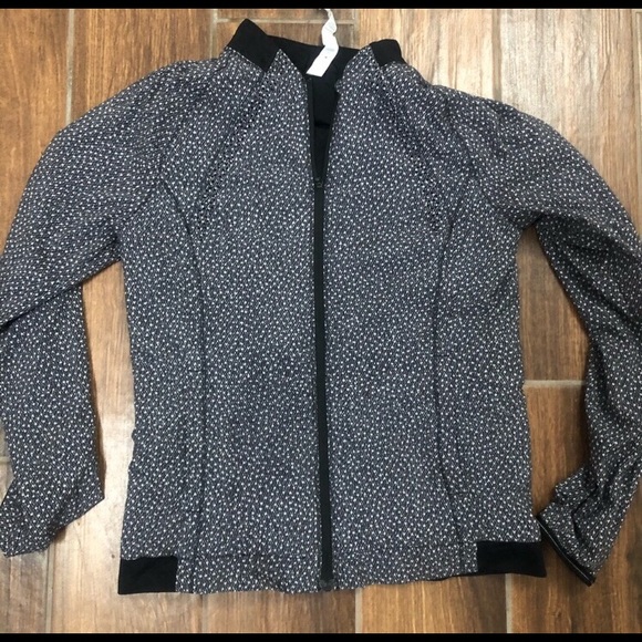 lululemon athletica Jackets & Blazers - Lululemon lightweight jacket